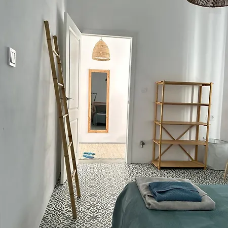 La Casa De Tres Calles 파시나스