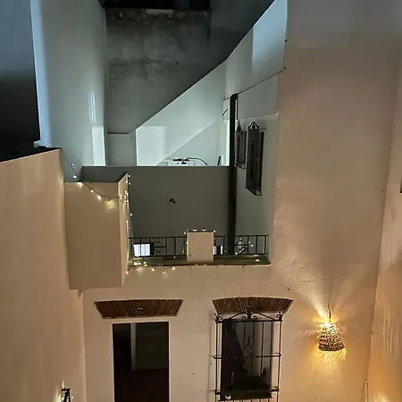 La Casa De Tres Calles 파시나스